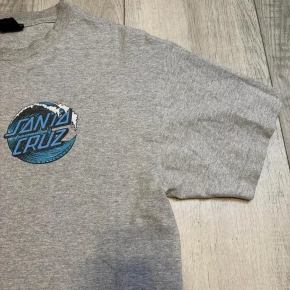 Vintage Santa Cruz grey skateboarding t-shirt - Picture 2 of 5